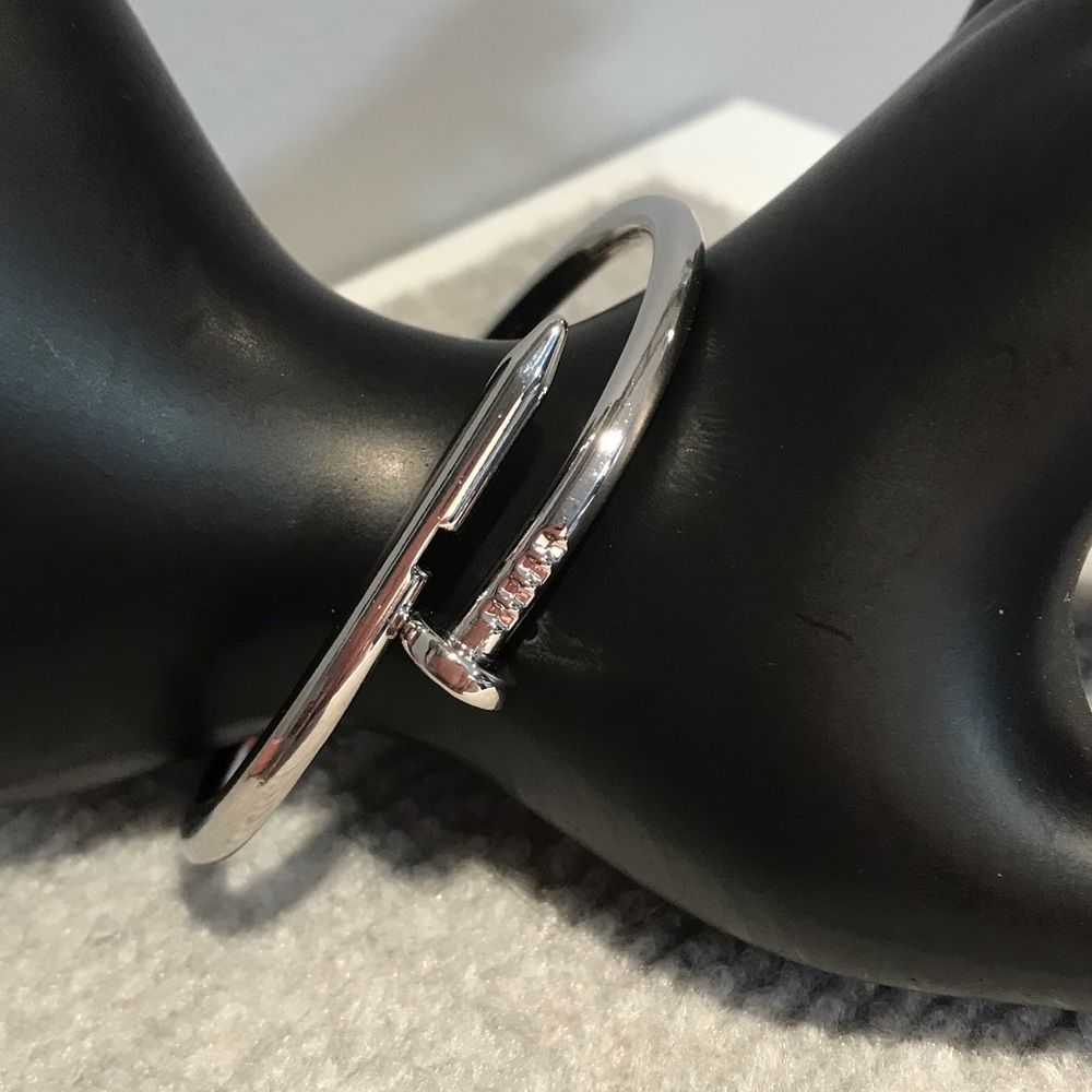Super Cool NAIL CUFF Bracelet